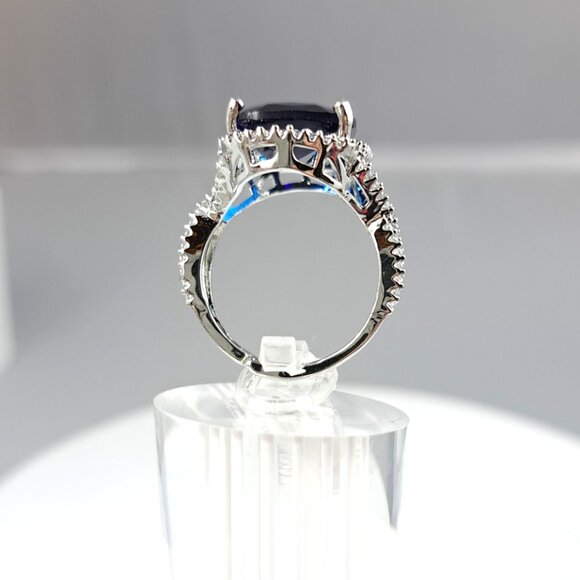 Beautiful Blue Stone Ring - Picture 3 of 4